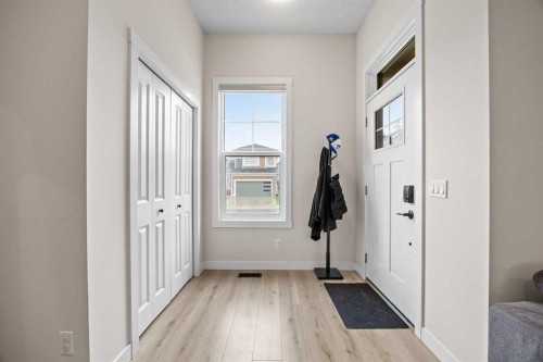 72 Seton Villas Se, Calgary, AB - Indoor Photo Showing Other Room
