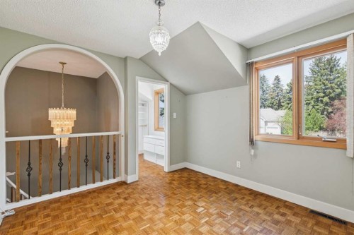 1207 Baldwin Crescent Sw, Calgary, AB - Indoor Photo Showing Other Room