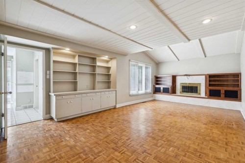 1207 Baldwin Crescent Sw, Calgary, AB - Indoor With Fireplace
