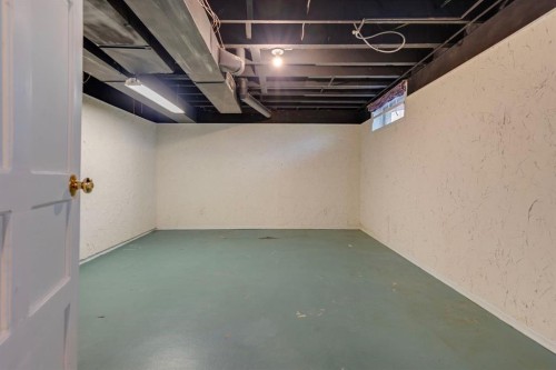 40 Varston Place Nw, Calgary, AB - Indoor