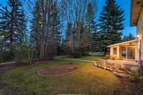 40 Varston Place Nw, Calgary, AB - Outdoor
