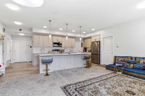 3417-33 Carringham Gate Nw, Calgary, AB - Indoor Photo Showing Kitchen With Upgraded Kitchen