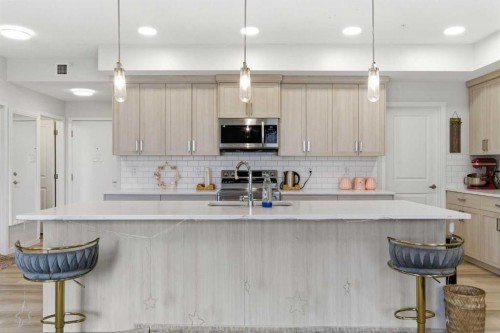 3417-33 Carringham Gate Nw, Calgary, AB - Indoor Photo Showing Kitchen With Upgraded Kitchen