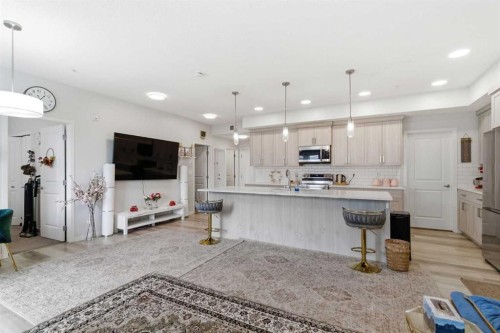 3417-33 Carringham Gate Nw, Calgary, AB - Indoor Photo Showing Kitchen With Upgraded Kitchen