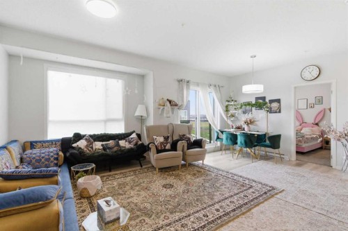 3417-33 Carringham Gate Nw, Calgary, AB - Indoor Photo Showing Living Room