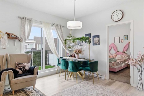 3417-33 Carringham Gate Nw, Calgary, AB - Indoor
