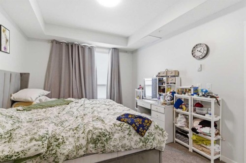 3417-33 Carringham Gate Nw, Calgary, AB - Indoor Photo Showing Bedroom