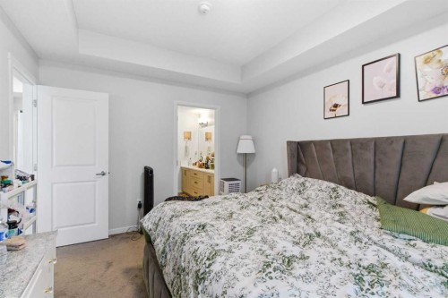3417-33 Carringham Gate Nw, Calgary, AB - Indoor Photo Showing Bedroom