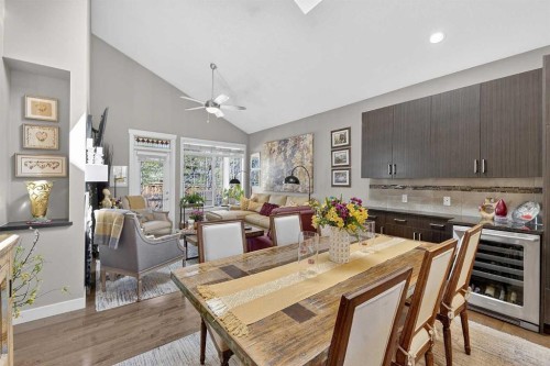 43 Cortina Villas Sw, Calgary, AB - Indoor Photo Showing Dining Room