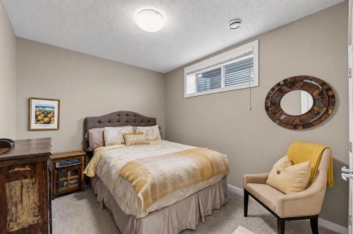 43 Cortina Villas Sw, Calgary, AB - Indoor Photo Showing Bedroom