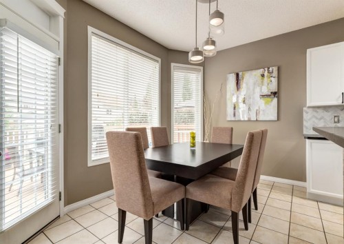 124 Copperfield Green Se, Calgary, AB - Indoor Photo Showing Dining Room