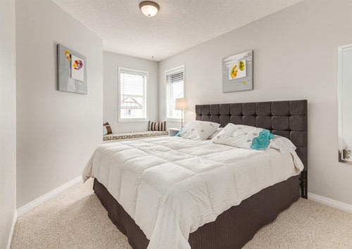 124 Copperfield Green Se, Calgary, AB - Indoor Photo Showing Bedroom