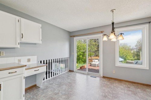 34 Shawfield Place Sw, Calgary, AB - Indoor