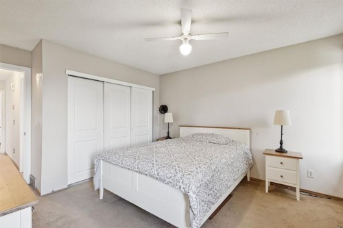 34 Shawfield Place Sw, Calgary, AB - Indoor Photo Showing Bedroom