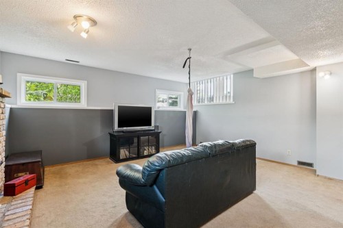 34 Shawfield Place Sw, Calgary, AB - Indoor
