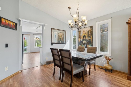 34 Shawfield Place Sw, Calgary, AB - Indoor Photo Showing Dining Room