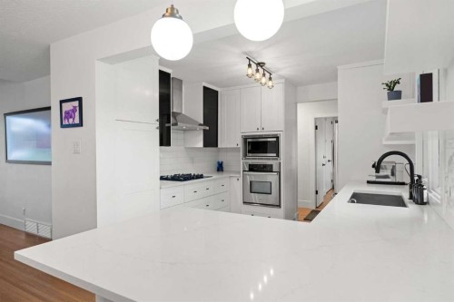 32 Westminster Drive Sw, Calgary, AB 