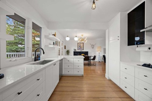 32 Westminster Drive Sw, Calgary, AB 