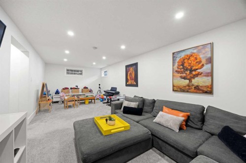 32 Westminster Drive Sw, Calgary, AB 