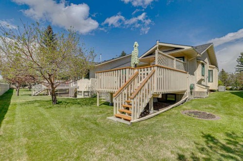 47 Sunlake Close Se, Calgary, AB - Outdoor