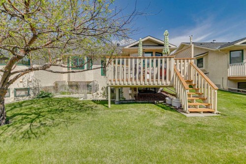47 Sunlake Close Se, Calgary, AB - Outdoor