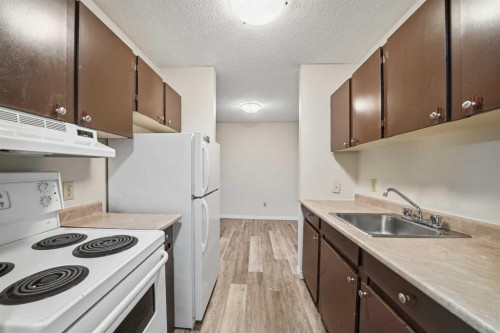 4746 55 Street, Red Deer, AB - Indoor Photo Showing Kitchen