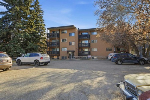 4746 55 Street, Red Deer, AB - Outdoor