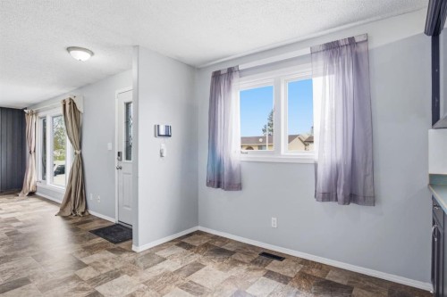 4525 Shannon Drive, Olds, AB - Indoor