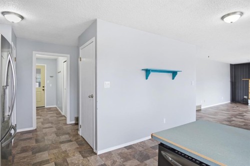4525 Shannon Drive, Olds, AB - Indoor Photo Showing Other Room