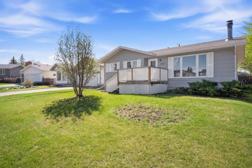 4525 Shannon Drive, Olds, AB - Outdoor