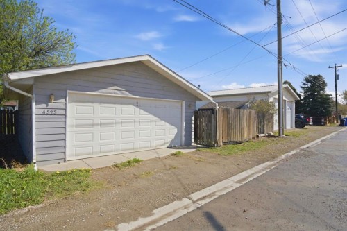 4525 Shannon Drive, Olds, AB - Outdoor