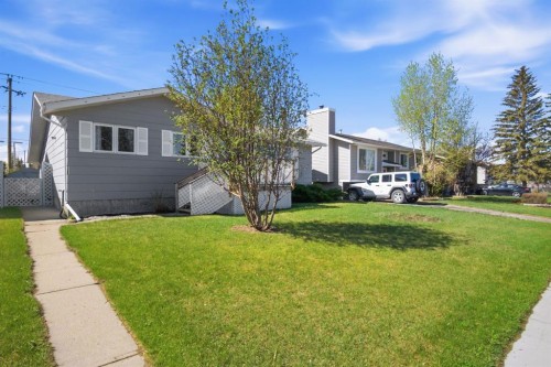 4525 Shannon Drive, Olds, AB - Outdoor