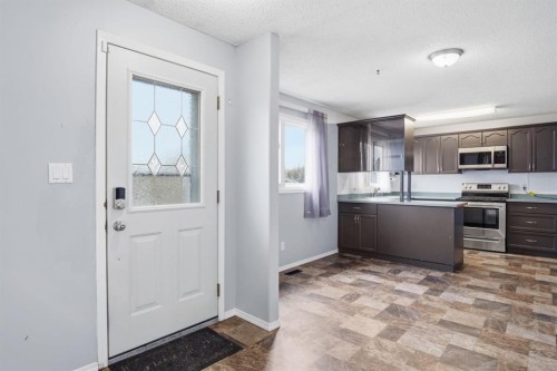 4525 Shannon Drive, Olds, AB - Indoor Photo Showing Kitchen