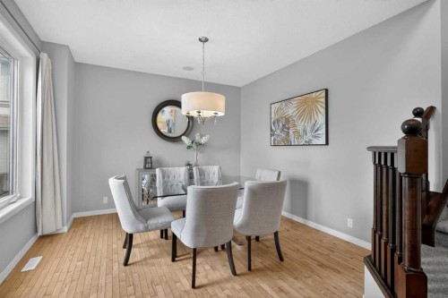 125 Cranleigh Park Se, Calgary, AB - Indoor Photo Showing Dining Room