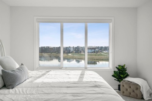 264 Mallard Grove Se, Calgary, AB - Indoor Photo Showing Bedroom