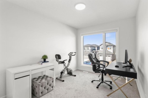 264 Mallard Grove Se, Calgary, AB - Indoor Photo Showing Other Room