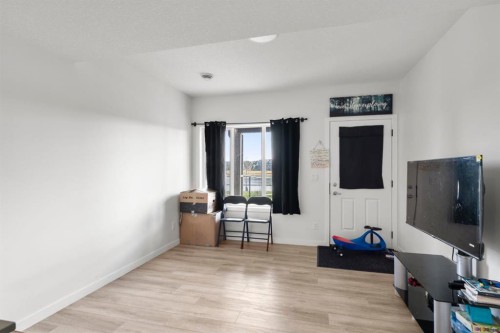 264 Mallard Grove Se, Calgary, AB - Indoor Photo Showing Other Room