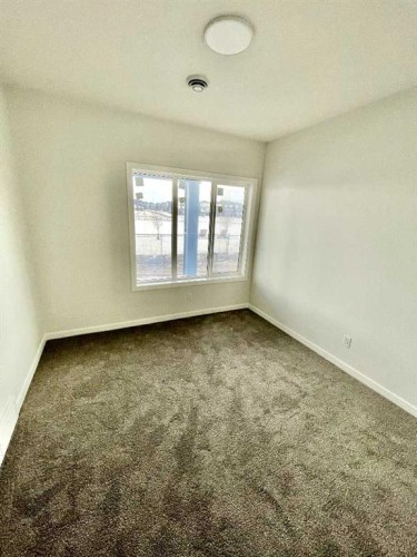 264 Mallard Grove Se, Calgary, AB - Indoor Photo Showing Other Room