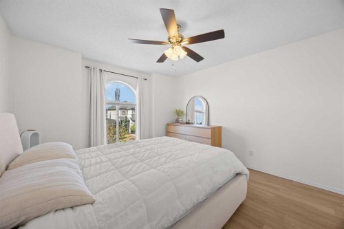176 Arbour Grove Close Nw, Calgary, AB - Indoor Photo Showing Bedroom