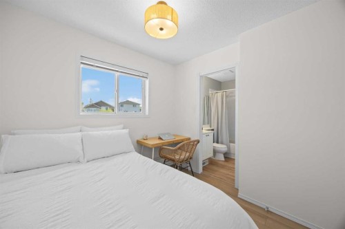 176 Arbour Grove Close Nw, Calgary, AB - Indoor Photo Showing Bedroom