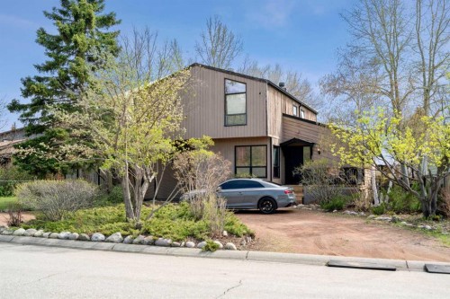 65 Carolina Drive  Cochrane, AB T4C 1C4