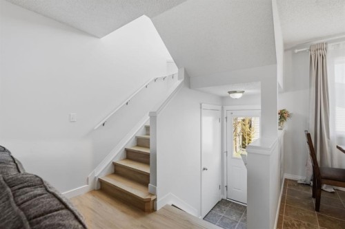 80 Prestwick Bay Se, Calgary, AB - Indoor Photo Showing Other Room