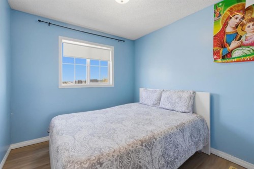 80 Prestwick Bay Se, Calgary, AB - Indoor Photo Showing Bedroom