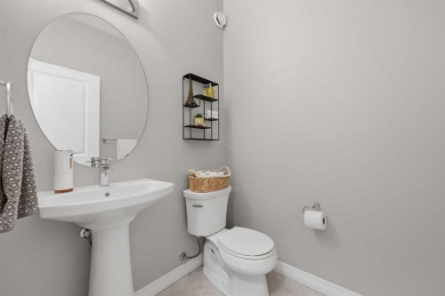 58 Kingfisher Crescent Se, Airdrie, AB - Indoor Photo Showing Bathroom
