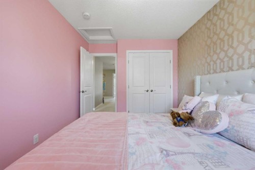 58 Kingfisher Crescent Se, Airdrie, AB - Indoor Photo Showing Bedroom