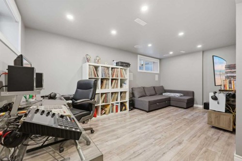 58 Kingfisher Crescent Se, Airdrie, AB - Indoor Photo Showing Office