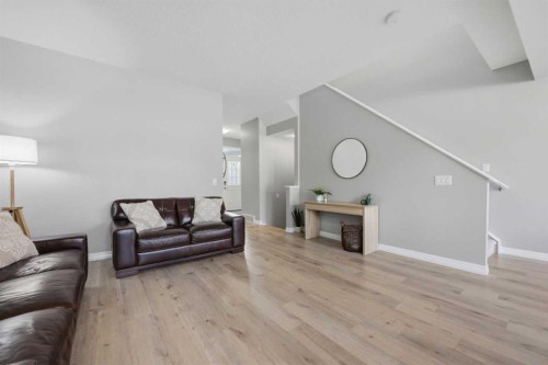 58 Kingfisher Crescent Se, Airdrie, AB - Indoor Photo Showing Living Room