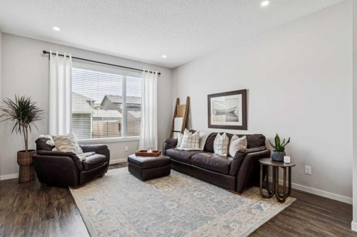 43 Willow Crescent, Okotoks, AB - Indoor Photo Showing Living Room