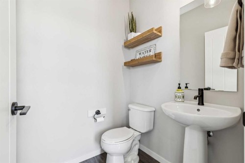 43 Willow Crescent, Okotoks, AB - Indoor Photo Showing Bathroom