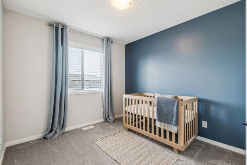 43 Willow Crescent, Okotoks, AB - Indoor Photo Showing Bedroom